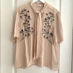 ARITZIA Little Moon embroidery blouse